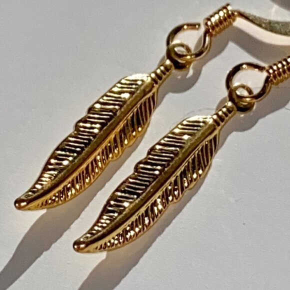 ❤️ Gold Plated Feather Earrings - Picture 8 of 9